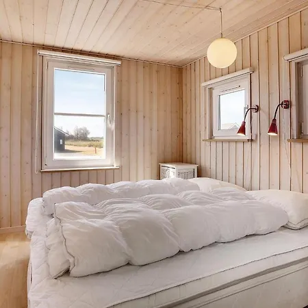 Дом отдыха Four Bedroom Holiday In