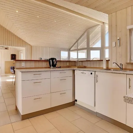 Four Bedroom Holiday In Дом отдыха *