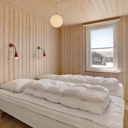 Дом отдыха Four Bedroom Holiday In