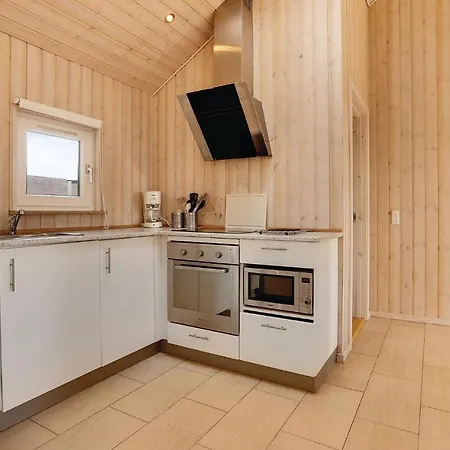 Four Bedroom Holiday In Дом отдыха Лёккен