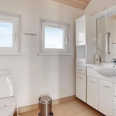 Four Bedroom Holiday In Дом отдыха