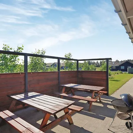 Four Bedroom Holiday In Дом отдыха *